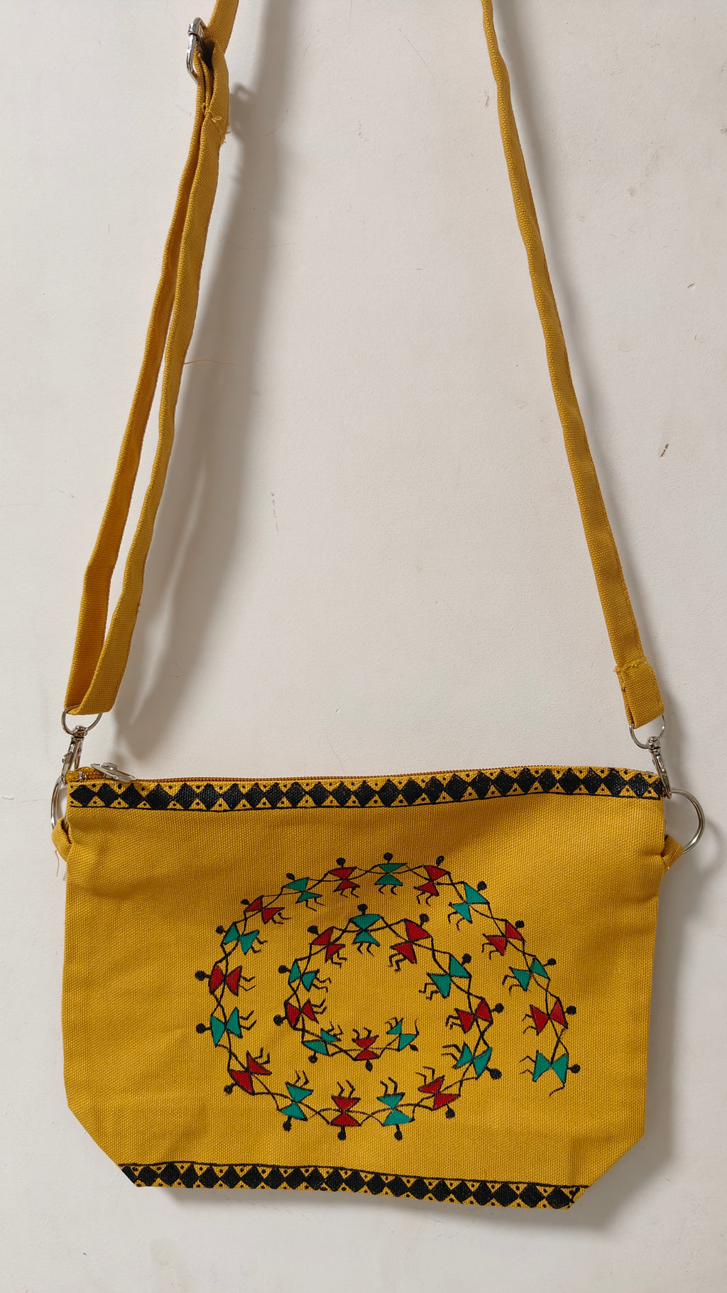 Sling bag with adjustable belt