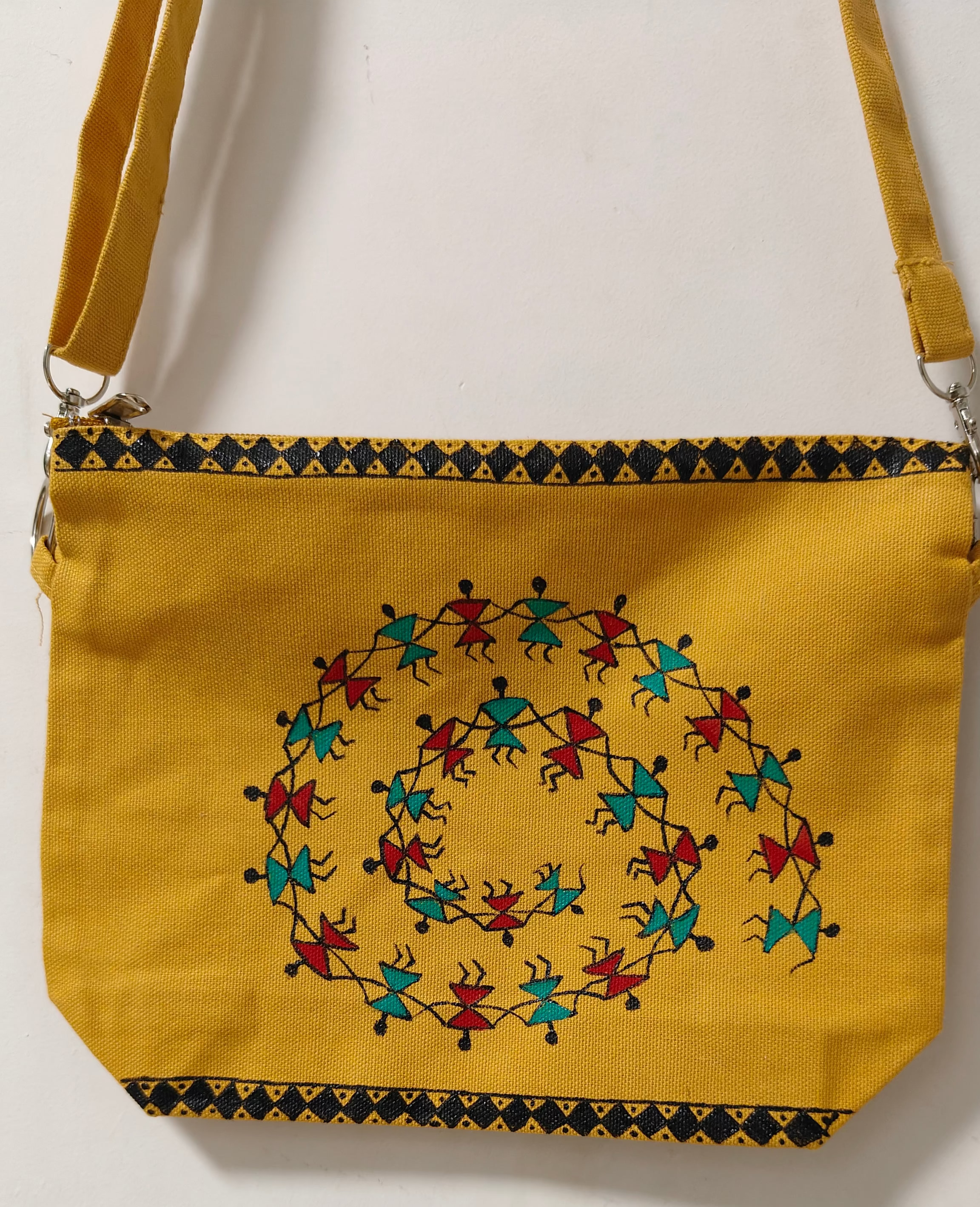 Sling bag with adjustable belt