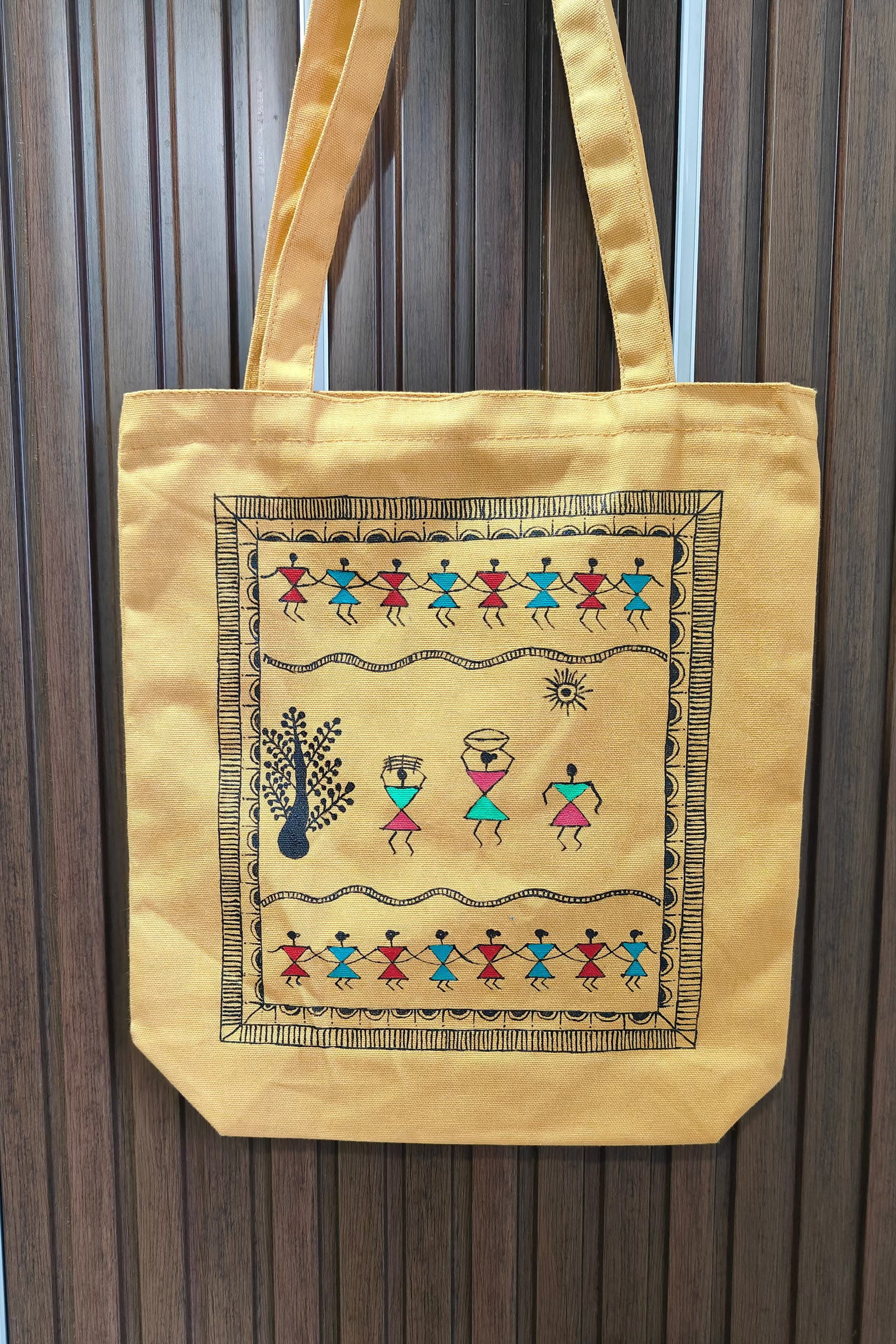 Tote bag with zip