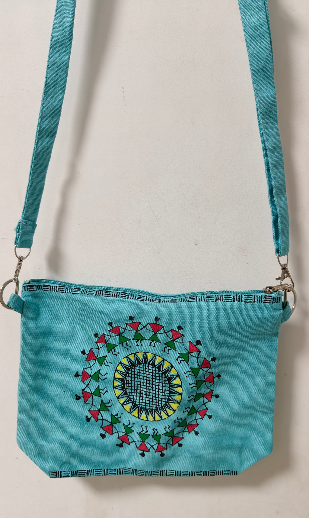 Sling bag with adjustable belt