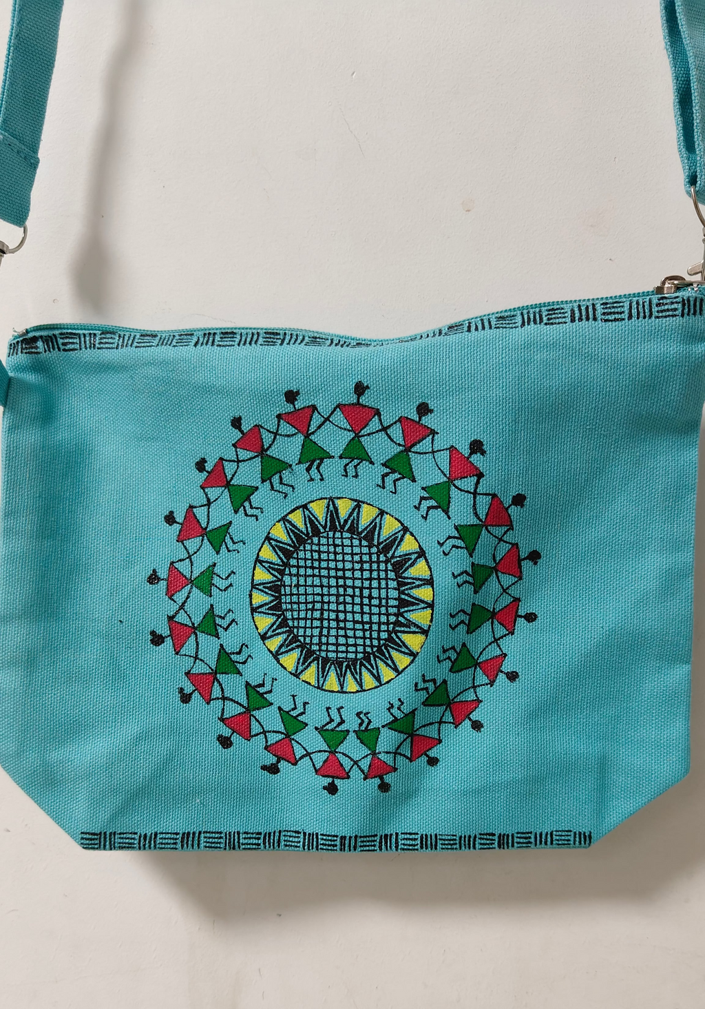 Sling bag with adjustable belt