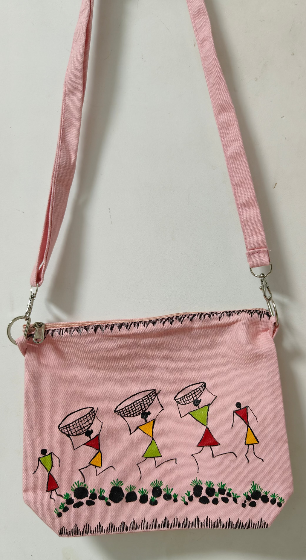 Sling bag with adjustable belt