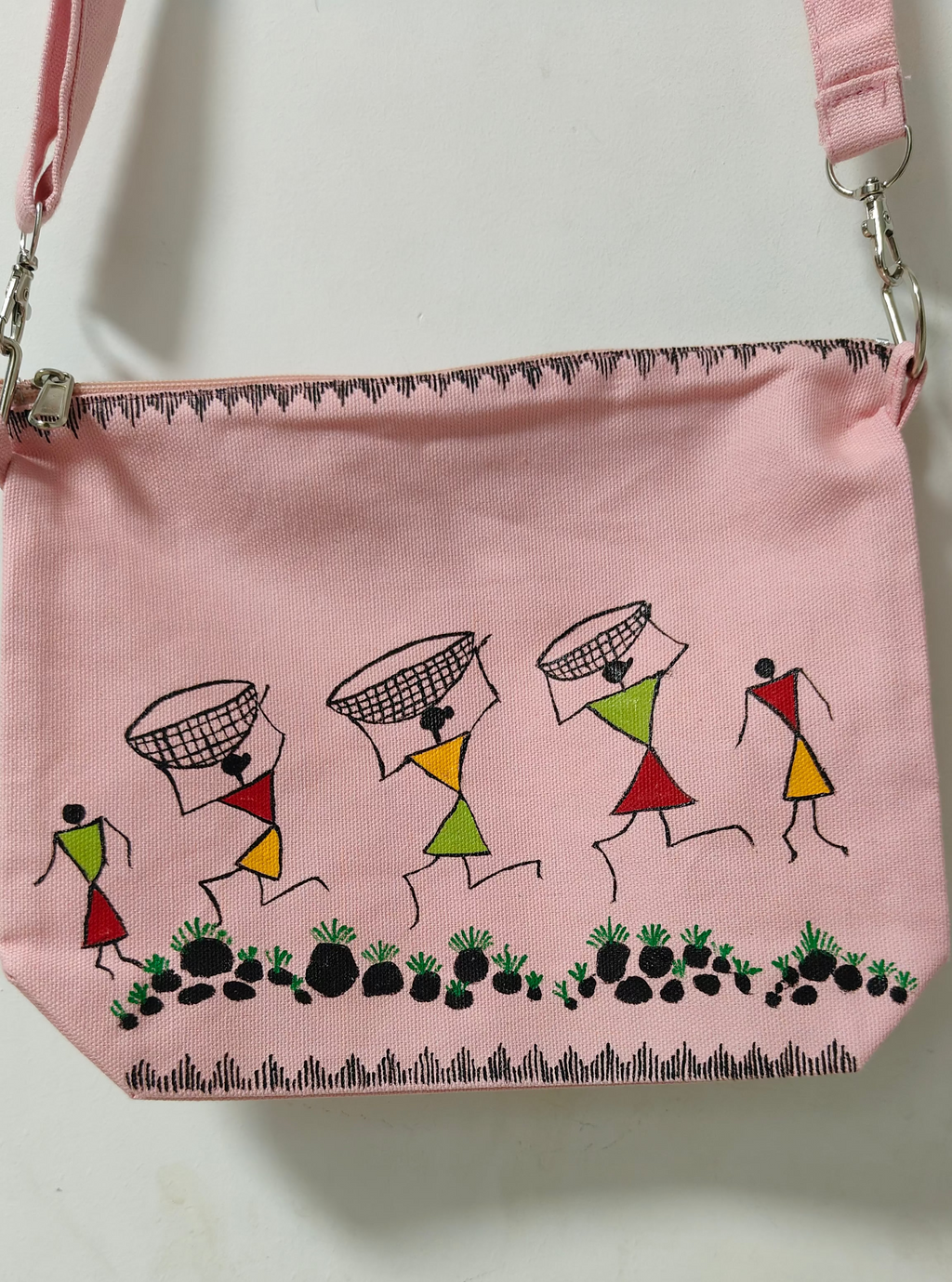 Sling bag with adjustable belt